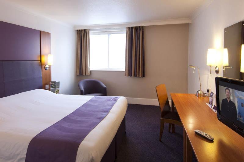 Premier Inn Hayle Esterno foto