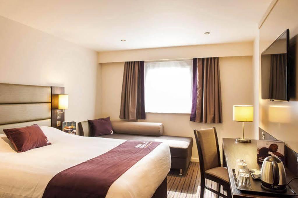 Premier Inn Hayle Esterno foto
