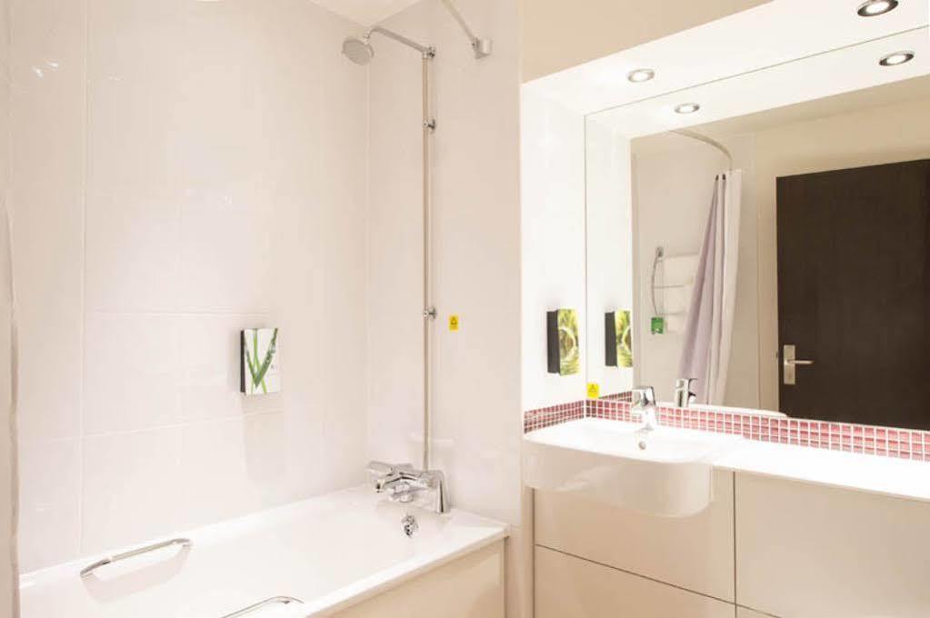 Premier Inn Hayle Esterno foto