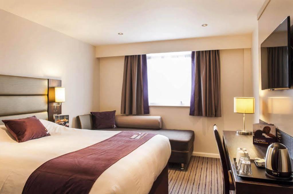 Premier Inn Hayle Esterno foto