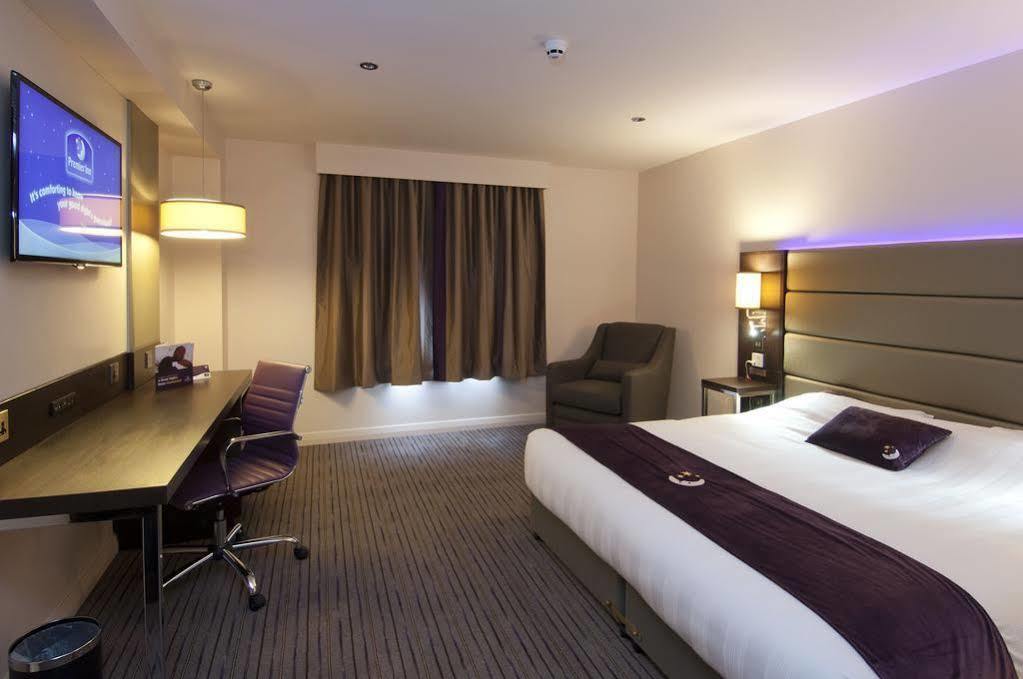 Premier Inn Hayle Esterno foto